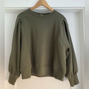 Crew neck sweatshirt with puffy sleeve detail